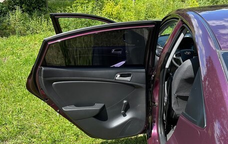 Hyundai Solaris II рестайлинг, 2012 год, 800 000 рублей, 12 фотография