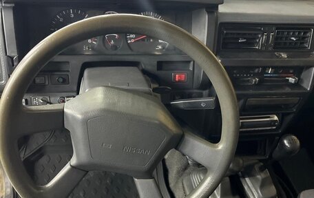 Nissan Terrano II рестайлинг, 1994 год, 170 000 рублей, 14 фотография