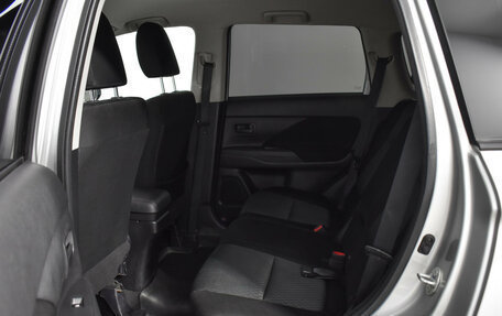 Mitsubishi Outlander III рестайлинг 3, 2015 год, 1 126 000 рублей, 12 фотография
