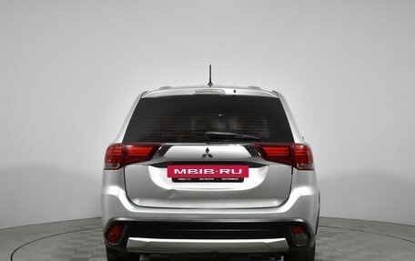 Mitsubishi Outlander III рестайлинг 3, 2015 год, 1 126 000 рублей, 6 фотография