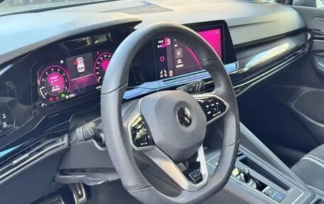 Volkswagen Golf VIII, 2022 год, 3 150 000 рублей, 5 фотография