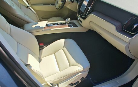 Volvo XC60 II, 2022 год, 4 800 000 рублей, 8 фотография