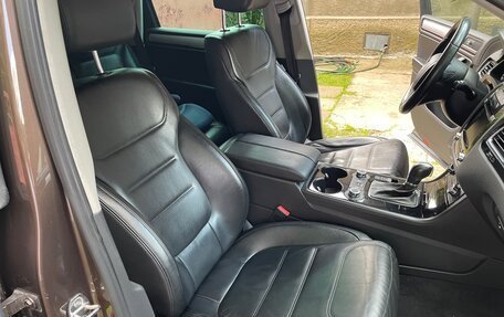 Volkswagen Touareg III, 2011 год, 2 000 000 рублей, 16 фотография