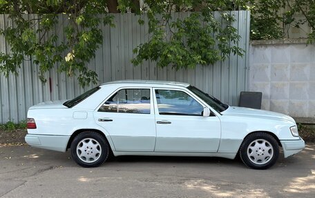 Mercedes-Benz E-Класс, 1994 год, 299 000 рублей, 2 фотография