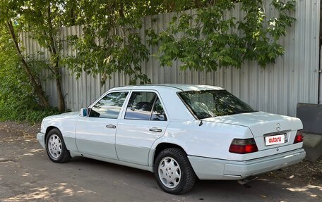 Mercedes-Benz E-Класс, 1994 год, 299 000 рублей, 3 фотография