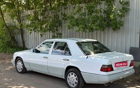 Mercedes-Benz E-Класс, 1994 год, 299 000 рублей, 6 фотография