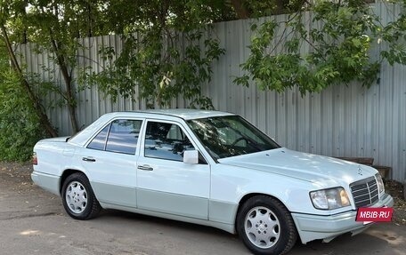 Mercedes-Benz E-Класс, 1994 год, 299 000 рублей, 4 фотография