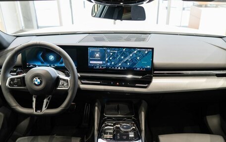 BMW 5 серия, 2024 год, 9 750 000 рублей, 14 фотография