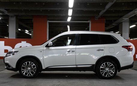 Mitsubishi Outlander III рестайлинг 3, 2017 год, 2 449 000 рублей, 8 фотография