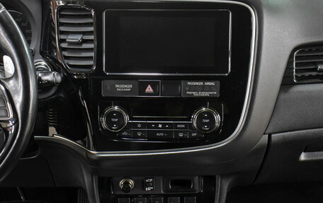 Mitsubishi Outlander III рестайлинг 3, 2017 год, 2 449 000 рублей, 16 фотография