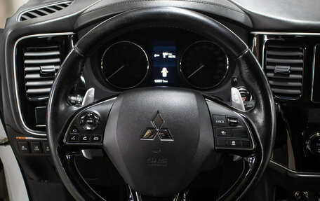 Mitsubishi Outlander III рестайлинг 3, 2017 год, 2 449 000 рублей, 18 фотография