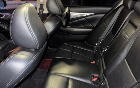 Infiniti Q50 I рестайлинг, 2017 год, 1 850 000 рублей, 14 фотография