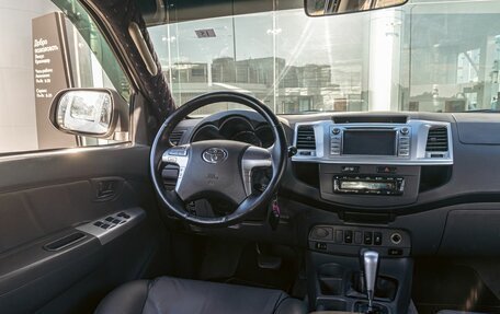 Toyota Hilux VII, 2013 год, 1 995 000 рублей, 12 фотография