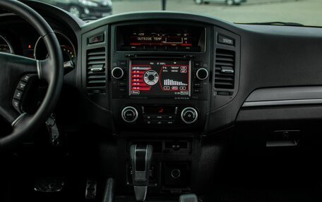 Mitsubishi Pajero IV, 2011 год, 1 555 000 рублей, 16 фотография