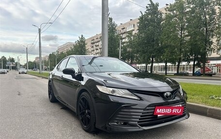 Toyota Camry, 2021 год, 3 600 000 рублей, 2 фотография