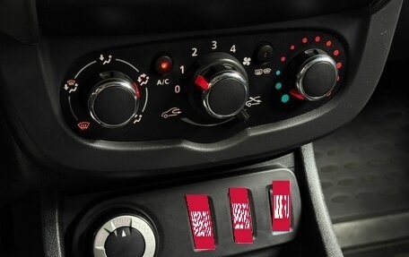 Renault Duster I рестайлинг, 2017 год, 1 349 000 рублей, 13 фотография