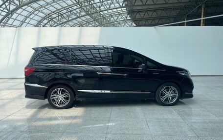 Honda Elysion, 2021 год, 2 850 000 рублей, 4 фотография