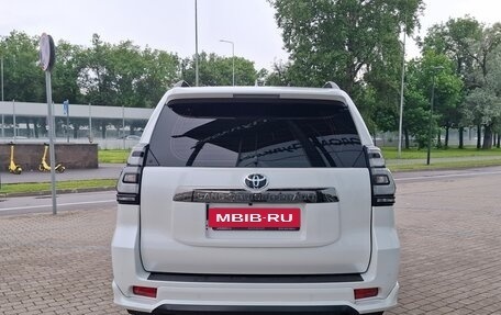 Toyota Land Cruiser Prado 150 рестайлинг 2, 2021 год, 7 490 000 рублей, 8 фотография