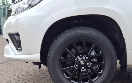 Toyota Land Cruiser Prado 150 рестайлинг 2, 2021 год, 7 490 000 рублей, 20 фотография