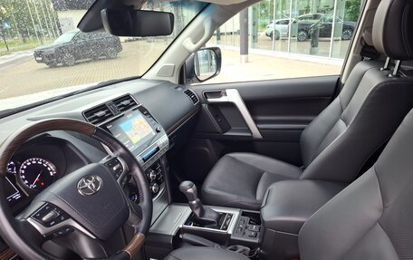 Toyota Land Cruiser Prado 150 рестайлинг 2, 2021 год, 7 490 000 рублей, 25 фотография