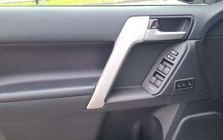 Toyota Land Cruiser Prado 150 рестайлинг 2, 2021 год, 7 490 000 рублей, 22 фотография