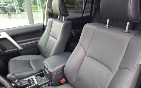 Toyota Land Cruiser Prado 150 рестайлинг 2, 2021 год, 7 490 000 рублей, 29 фотография