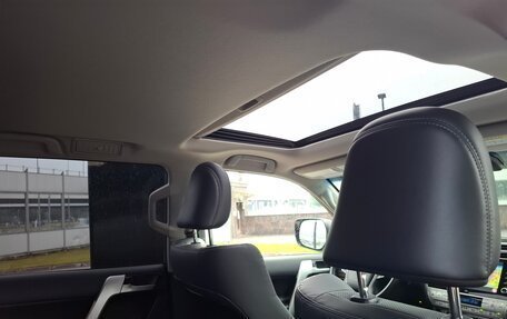 Toyota Land Cruiser Prado 150 рестайлинг 2, 2021 год, 7 490 000 рублей, 30 фотография