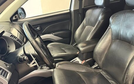 Mitsubishi Outlander III рестайлинг 3, 2008 год, 800 000 рублей, 21 фотография