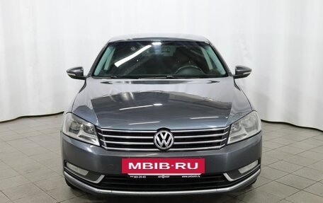 Volkswagen Passat B7, 2011 год, 849 000 рублей, 2 фотография
