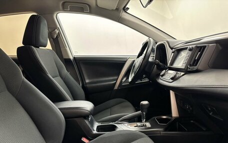 Toyota RAV4, 2017 год, 2 597 000 рублей, 12 фотография