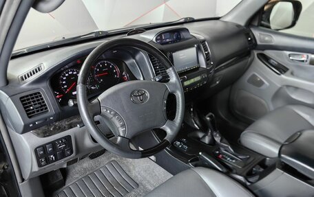 Toyota Land Cruiser Prado 120 рестайлинг, 2004 год, 1 543 000 рублей, 13 фотография