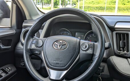 Toyota RAV4, 2017 год, 1 870 000 рублей, 11 фотография