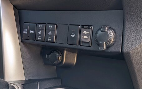 Toyota RAV4, 2017 год, 1 870 000 рублей, 15 фотография