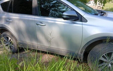 Toyota RAV4, 2019 год, 2 370 000 рублей, 4 фотография