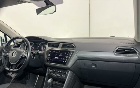 Volkswagen Tiguan II, 2018 год, 2 899 000 рублей, 14 фотография