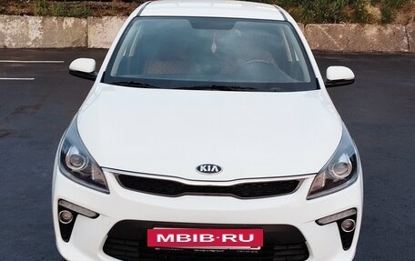 KIA Rio IV, 2018 год, 1 400 000 рублей, 3 фотография