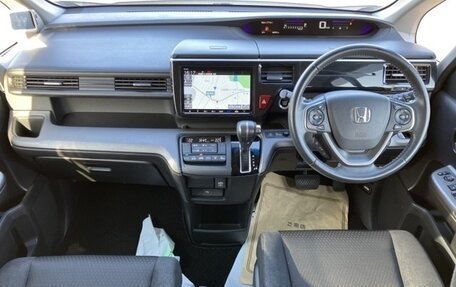 Honda Stepwgn IV, 2021 год, 2 100 000 рублей, 8 фотография