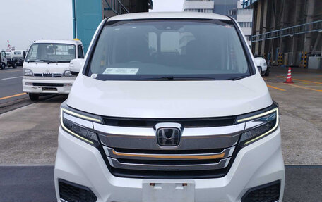Honda Stepwgn IV, 2021 год, 2 100 000 рублей, 2 фотография