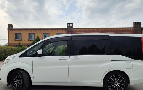 Honda Stepwgn IV, 2017 год, 1 790 000 рублей, 2 фотография