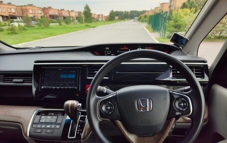 Honda Stepwgn IV, 2017 год, 1 790 000 рублей, 5 фотография