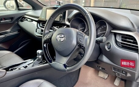 Toyota C-HR I рестайлинг, 2017 год, 2 250 000 рублей, 14 фотография