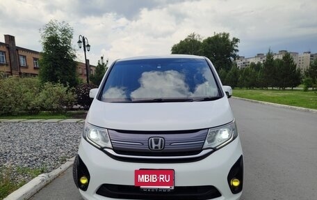 Honda Stepwgn IV, 2017 год, 1 790 000 рублей, 12 фотография