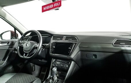 Volkswagen Tiguan II, 2018 год, 2 035 000 рублей, 9 фотография