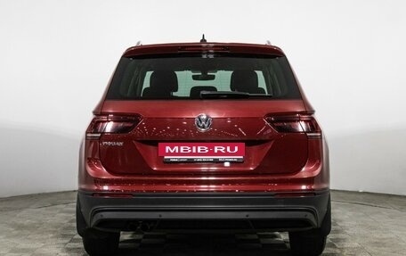 Volkswagen Tiguan II, 2018 год, 2 035 000 рублей, 6 фотография