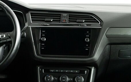 Volkswagen Tiguan II, 2018 год, 2 035 000 рублей, 14 фотография