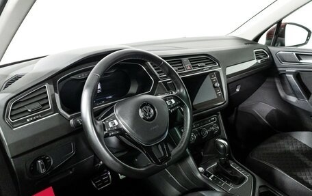 Volkswagen Tiguan II, 2018 год, 2 035 000 рублей, 11 фотография