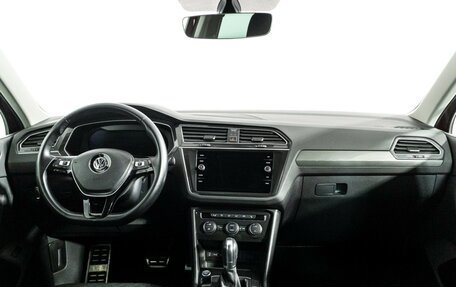 Volkswagen Tiguan II, 2018 год, 2 035 000 рублей, 13 фотография