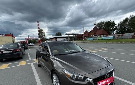 Mazda 3, 2017 год, 1 850 000 рублей, 2 фотография