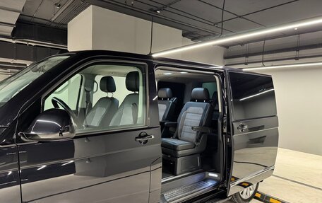 Volkswagen Multivan T6 рестайлинг, 2021 год, 7 450 000 рублей, 11 фотография