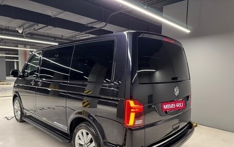 Volkswagen Multivan T6 рестайлинг, 2021 год, 7 450 000 рублей, 5 фотография